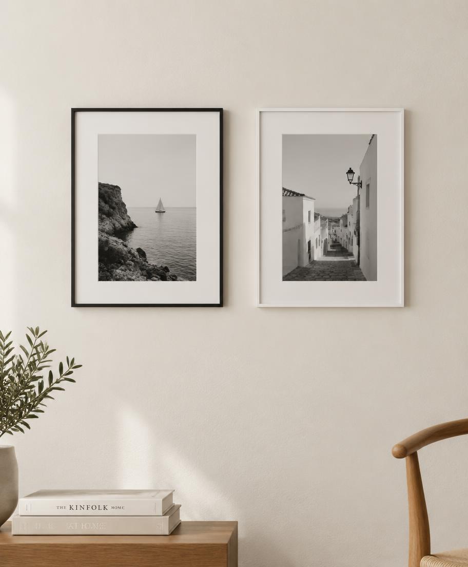 Schwarzer und weißer Rahmen mit Schwarz-Weiß-Fotografien